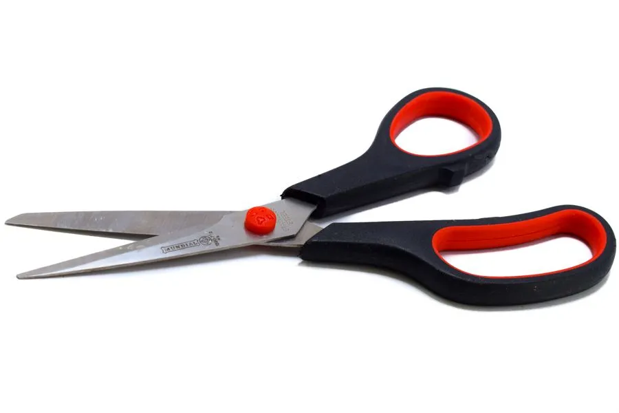 Tijera tipo mundial 8.5"